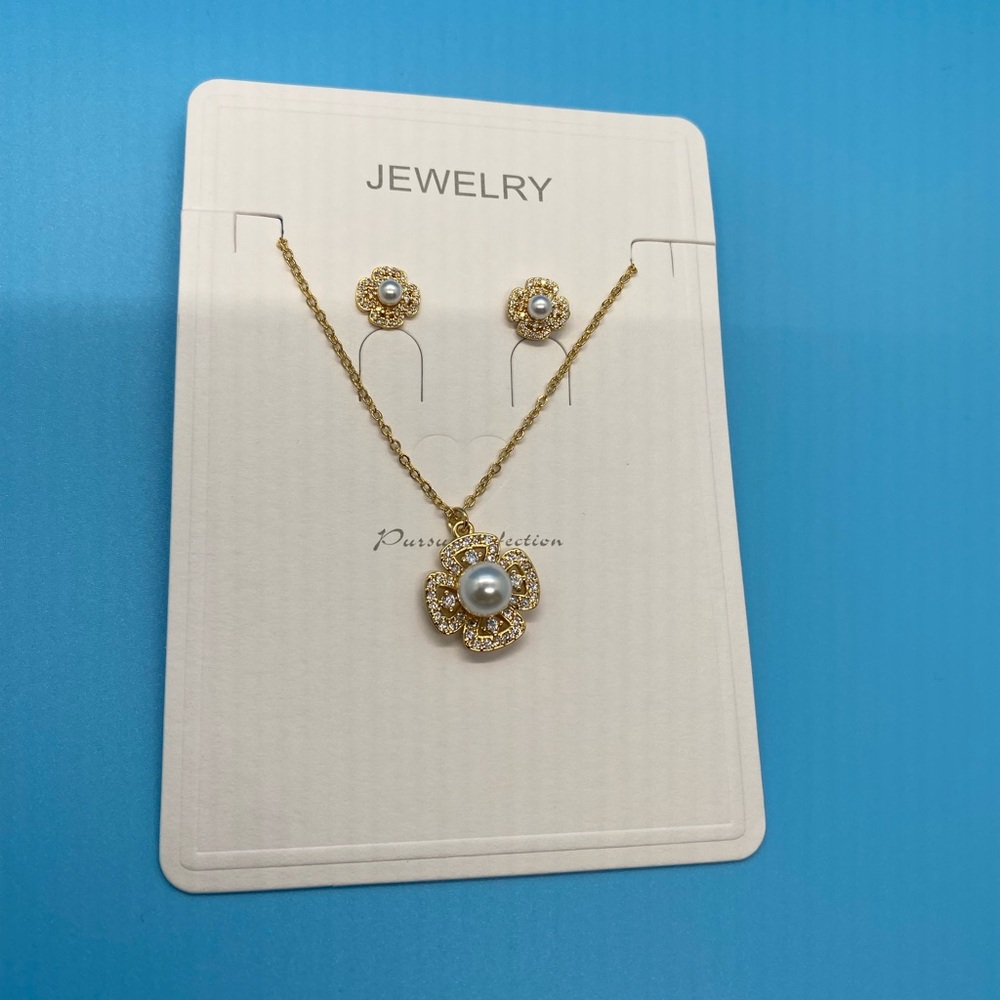 Gold and Pearl Jewelry Set